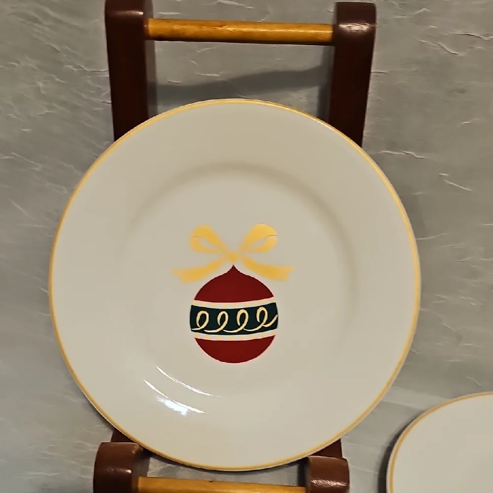 Gibson Holiday Ornament Dinner Plates - Set of 4